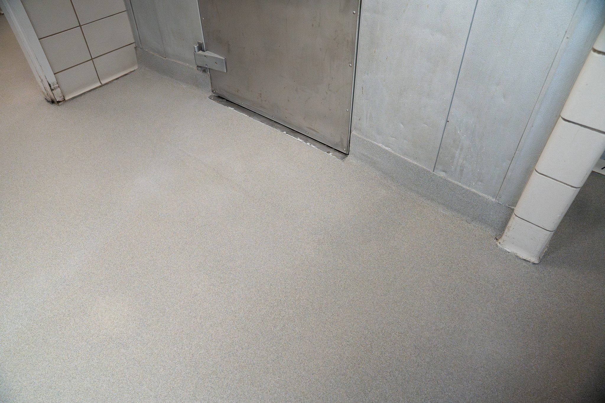 Freezer floor