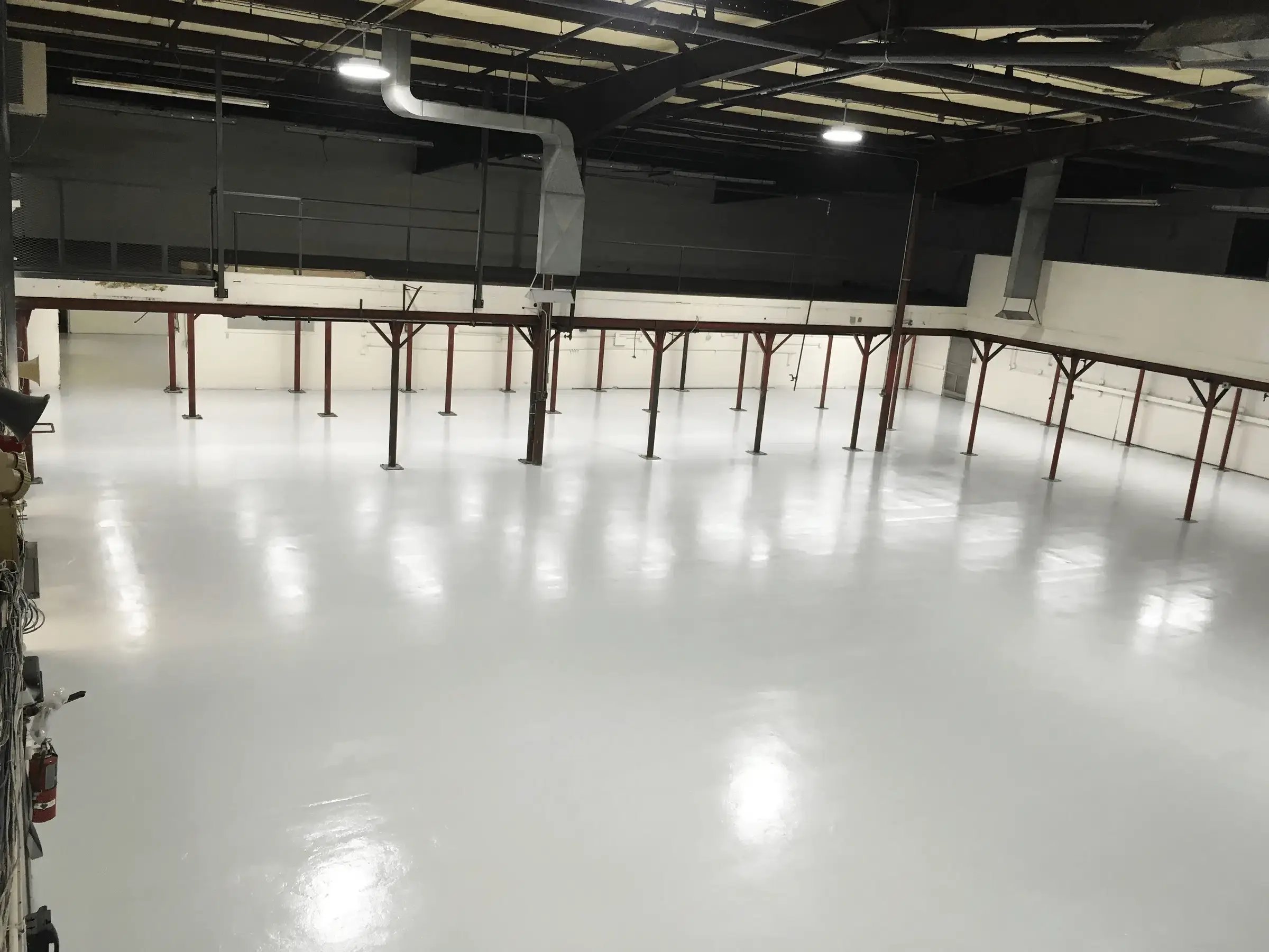 epoxy floor in an Illinois manufacturing facility installed by customcrete 