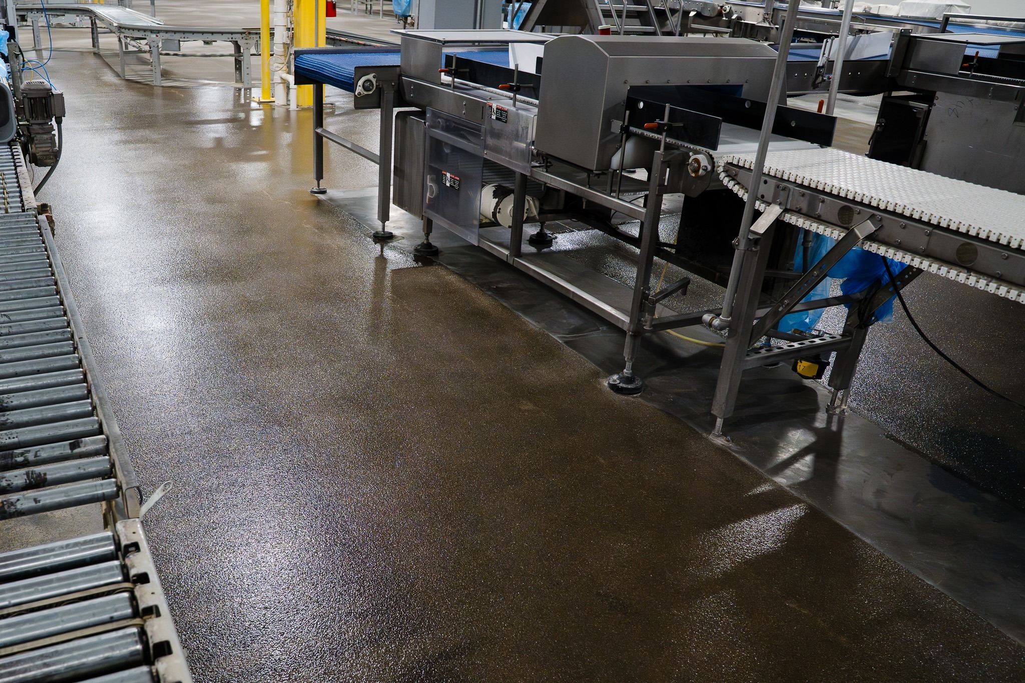 Food and beverage facility floorig