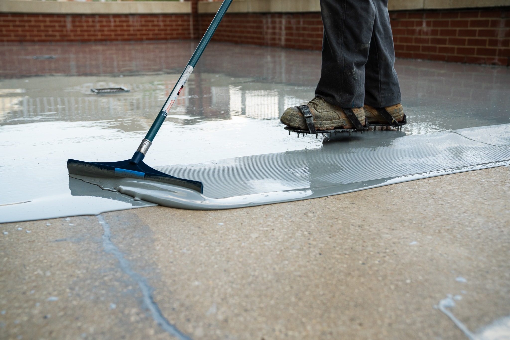 Applying membrane layer